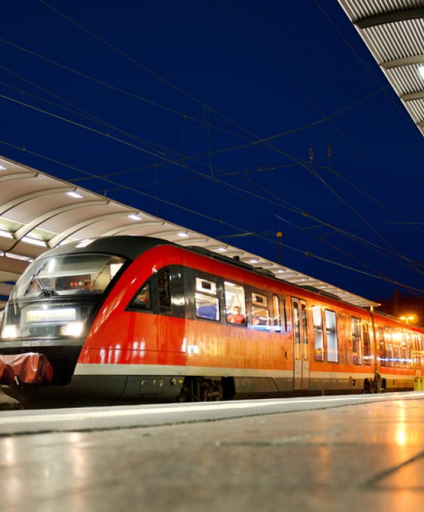 Mit der Bahn gelangen Sie einfach zum Messegelände. Anreise ISPO Munich Bahn